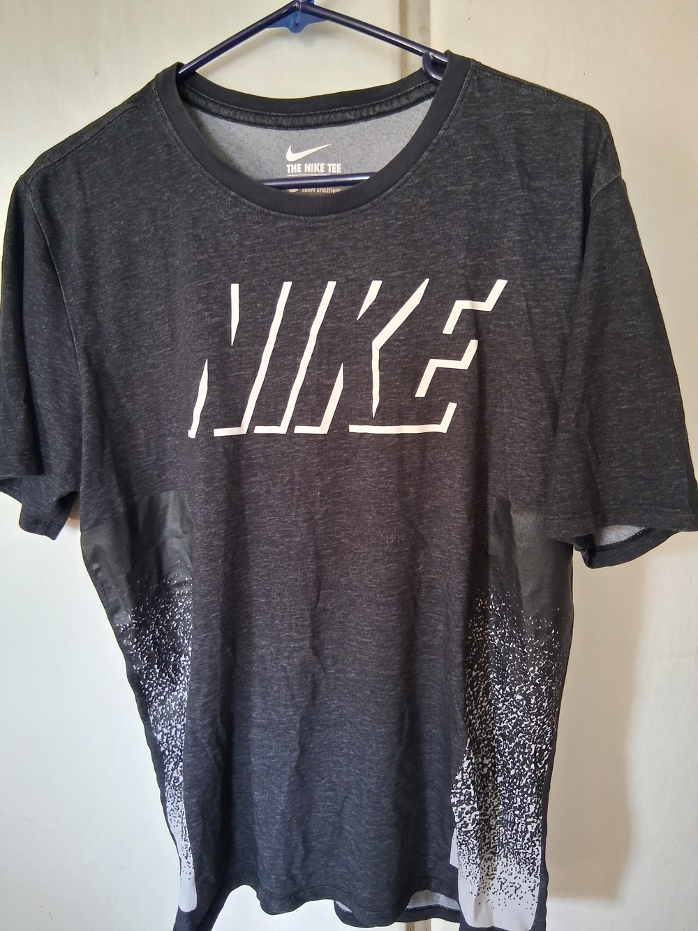 Nike Men’s Charcoal Black Graphic Short-Sleeve Tee